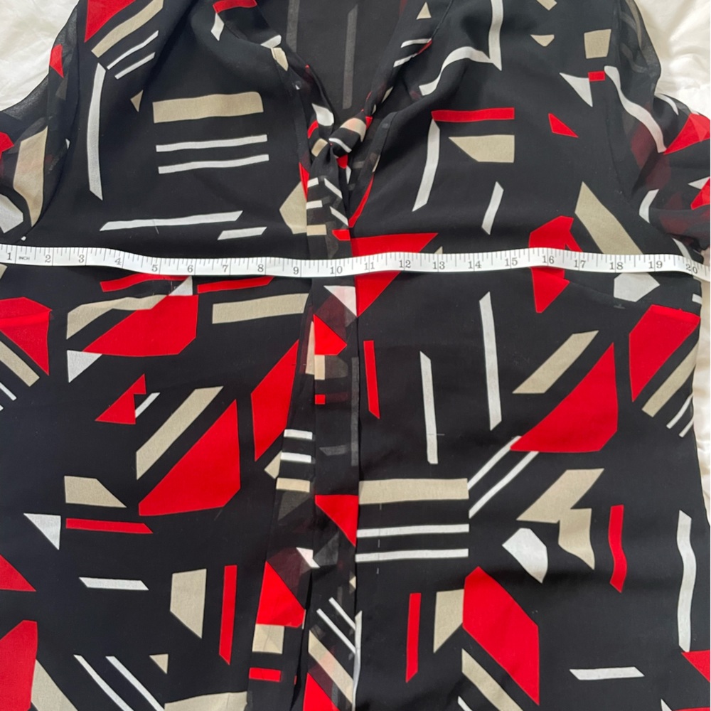 Beautiful Calvin Klein blouse, Medium size, great condition, smoke free,pet free